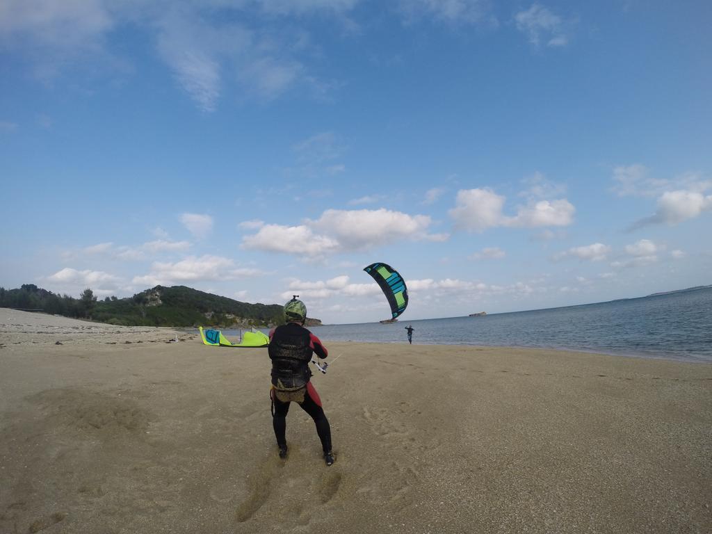 Tropical Surf House Okinawa Ξενοδοχείο Onna Εξωτερικό φωτογραφία